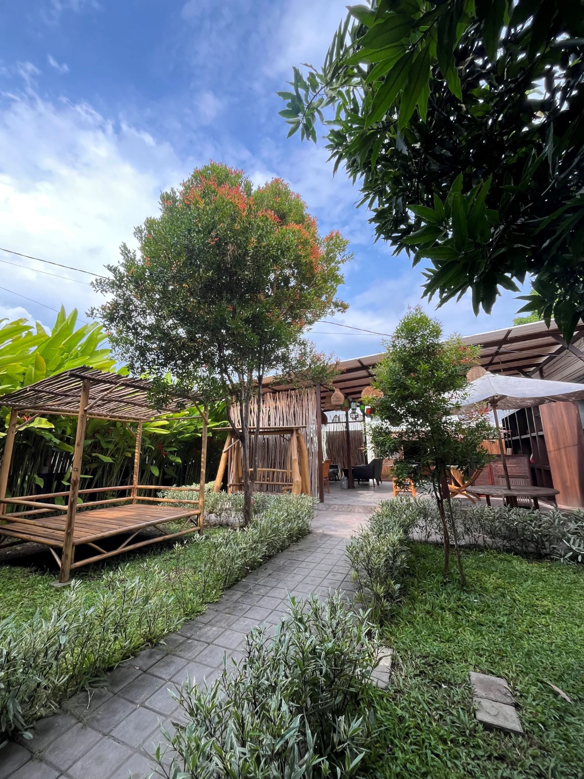 Apta Living teak furniture showroom in Jepara, Indonesia