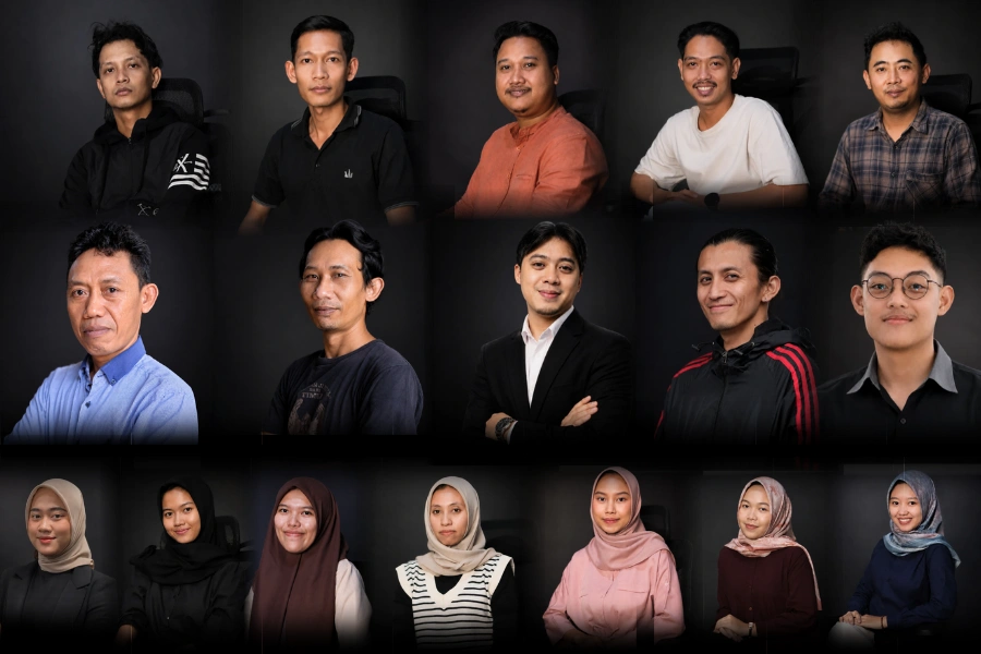 The Apta Living furniture manufacturing team in Jepara, Indonesia